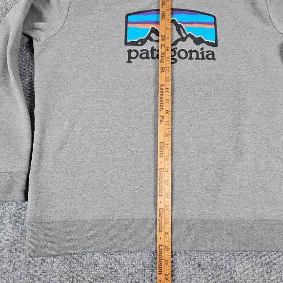 Patagonia Gray Crewneck Sweatshirt Classic Logo Mountains Pullover Men's XL - Picture 6 of 7